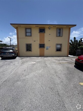 Building Photo - 231 E 7th St