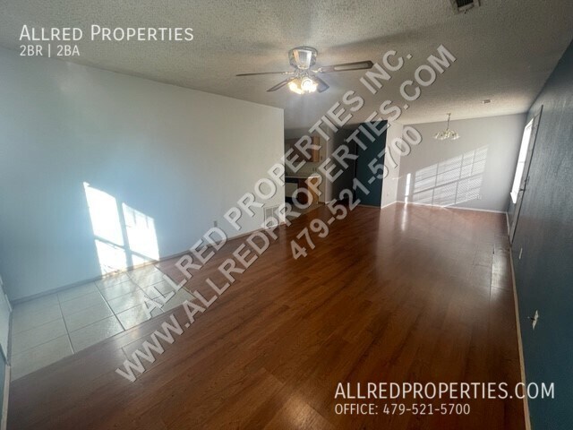 Building Photo - 2 Bedroom Duplex in Fayetteville