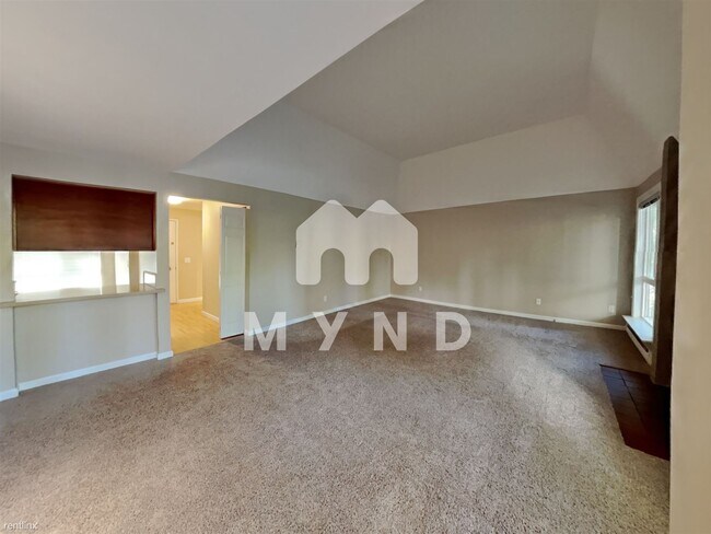 Building Photo - 3 br, 2 bath Condo - 1606 103rd Place Nort...