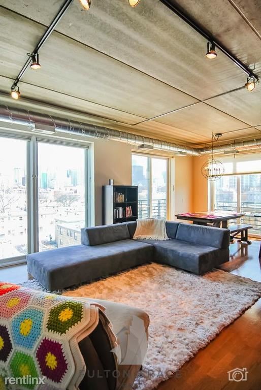 Building Photo - 2 br, 2 bath  - 871 N Larrabee St