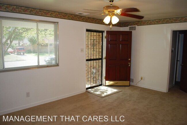 Building Photo - 3 br, 1 bath House - 542 McDermitt Road