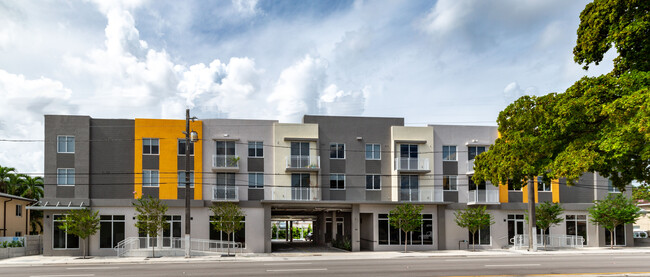 Casa Verano - Casa Verano Apartments
