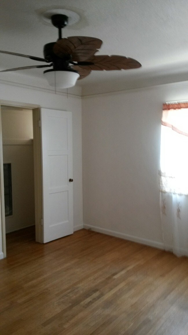 Bedroom - 2474 Walnut St