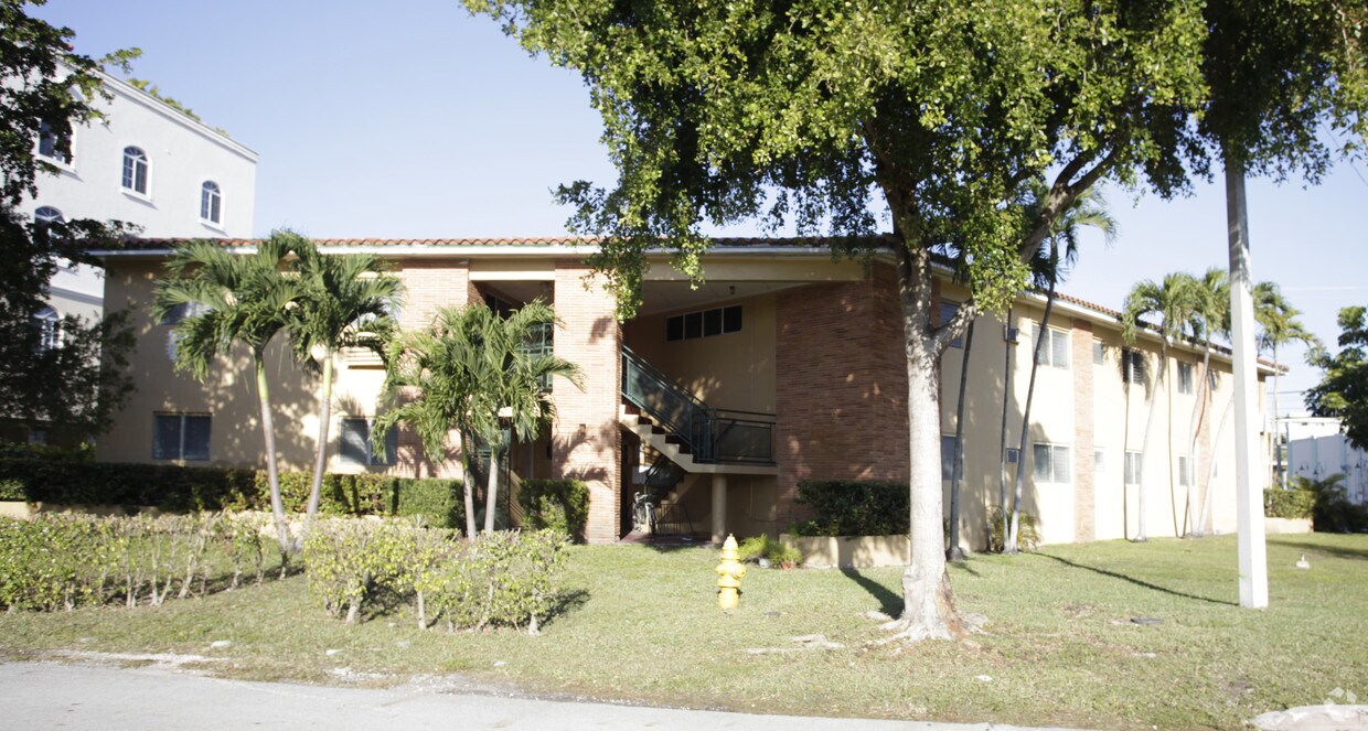 Foto principal - 1101 Madruga Ave