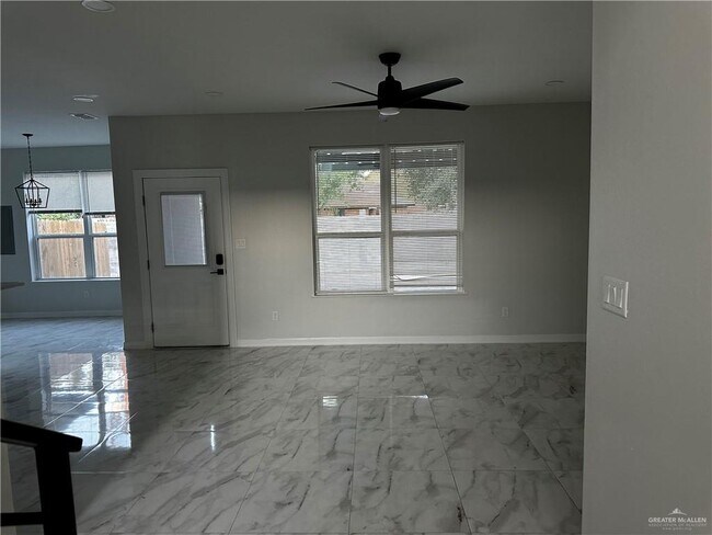 Building Photo - 5316 N Crown Point