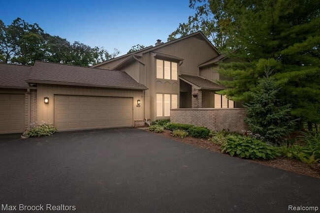 Foto del edificio - 1109 Ivyglen Cir