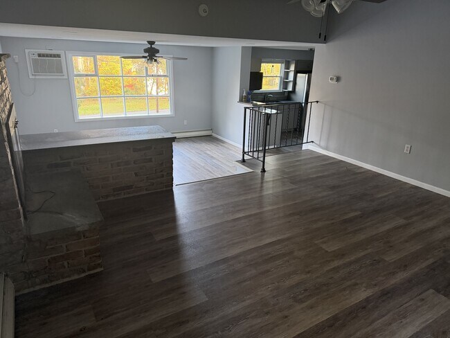 Foto del edificio - 104 W Fairview St