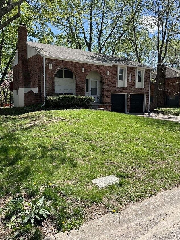 3 br, 2 bath House 704 Northwest Stratfo... House Rental in Blue