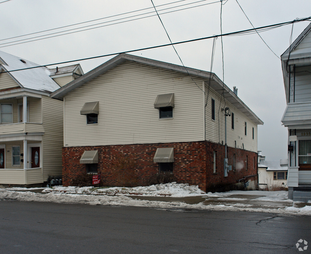 Primary Photo - 1929 Van Vranken Ave