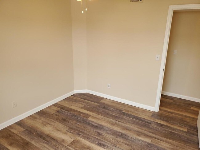 Building Photo - 8750 Timrod Dr Unit H