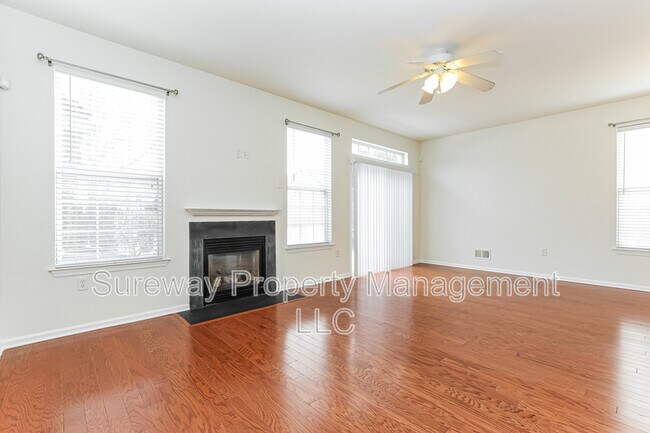 Building Photo - 1610 Fela Dr