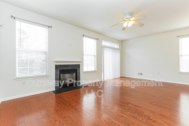 Foto del edificio - 1610 Fela Dr