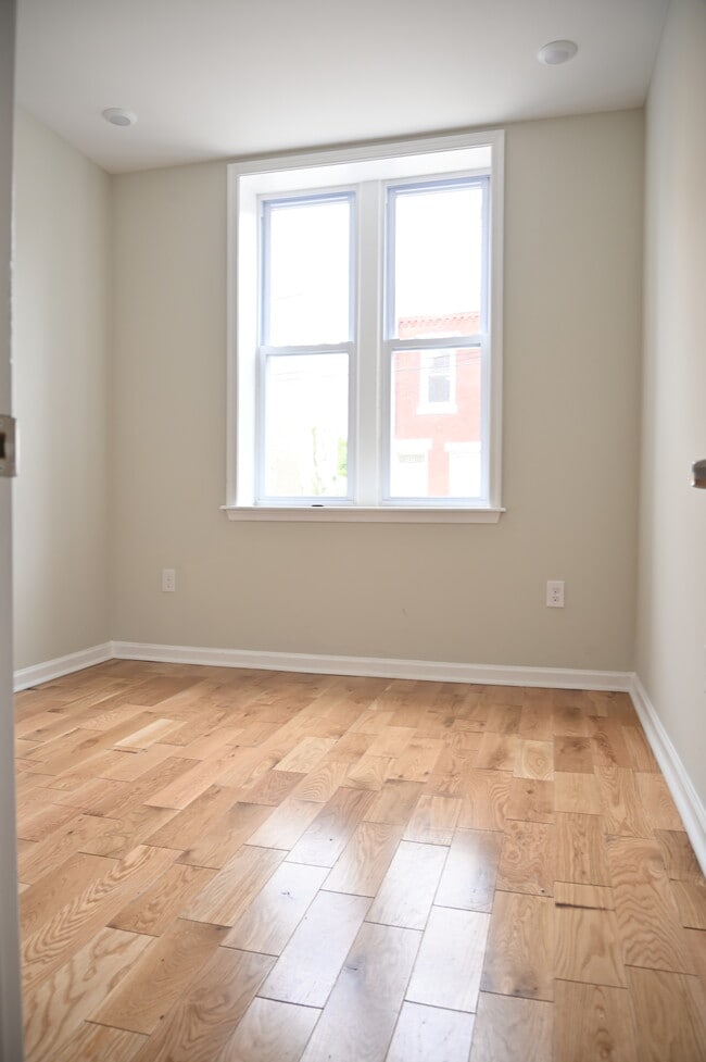 Building Photo - 1419 W York St