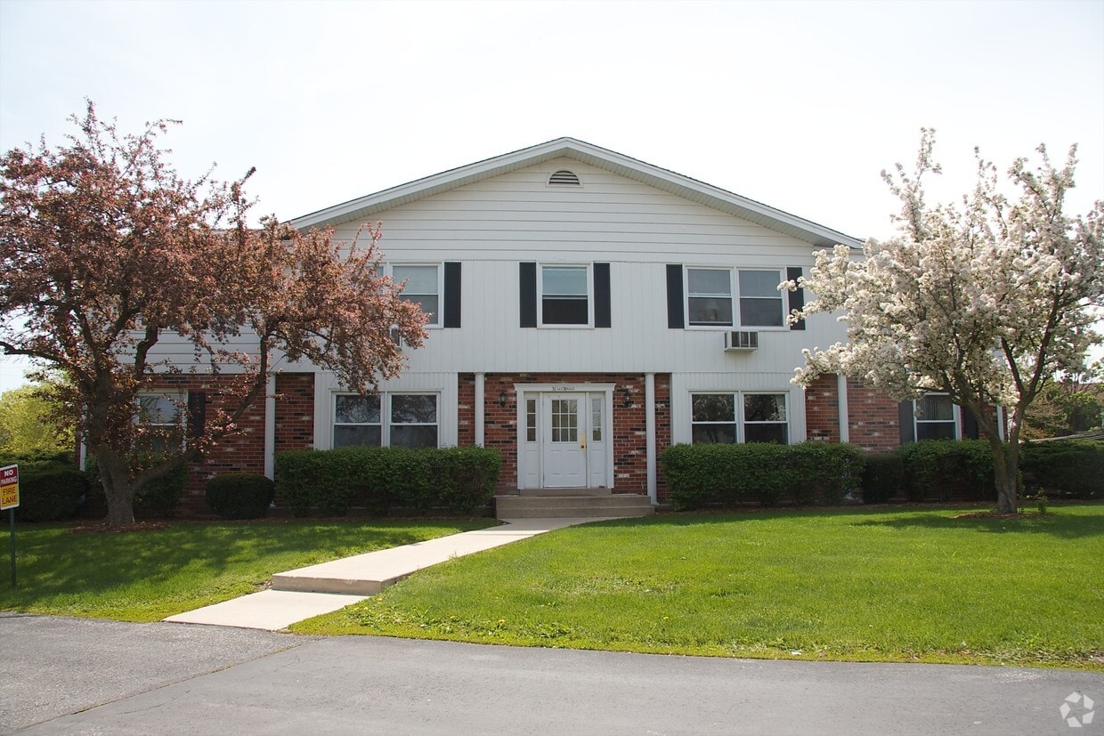 Primary Photo - N143W6413 Layton St