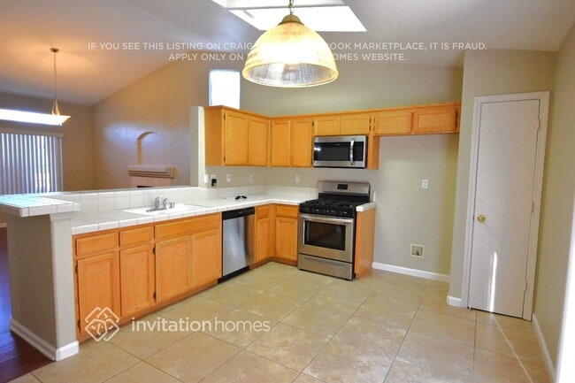 Building Photo - 795 Foxtrotter Way
