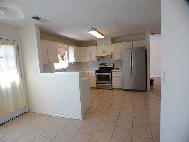 Building Photo - 4220 Wildridge Dr