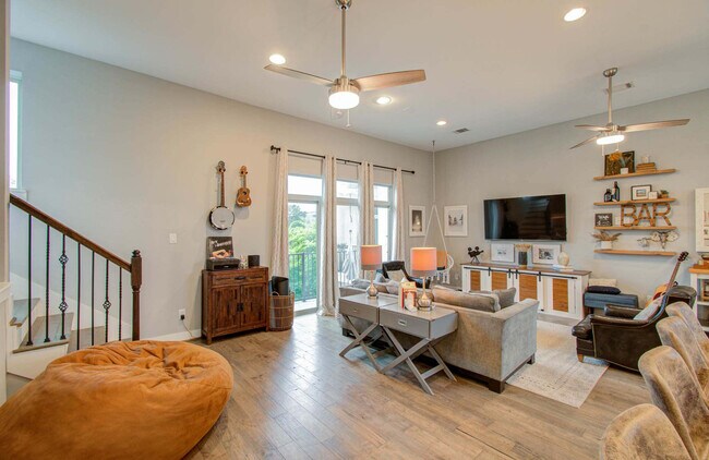 Foto del edificio - 2018 Crockett St