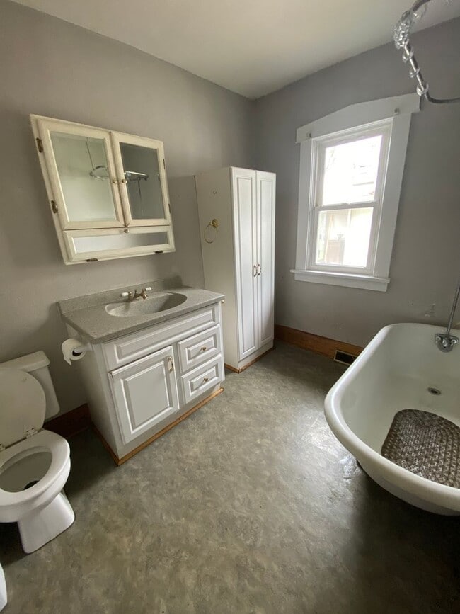 Foto del edificio - 226 Western Ave