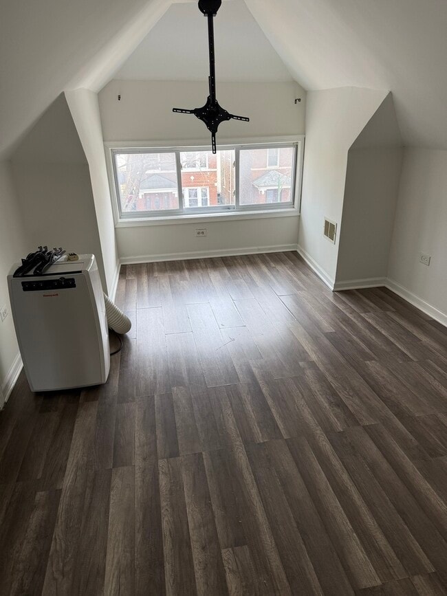 Foto del edificio - 4612 S Spaulding Ave