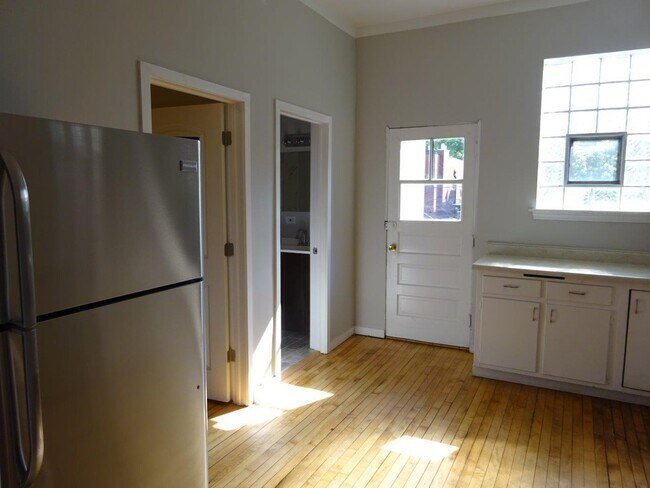 Foto del edificio - 1935 N Damen Ave