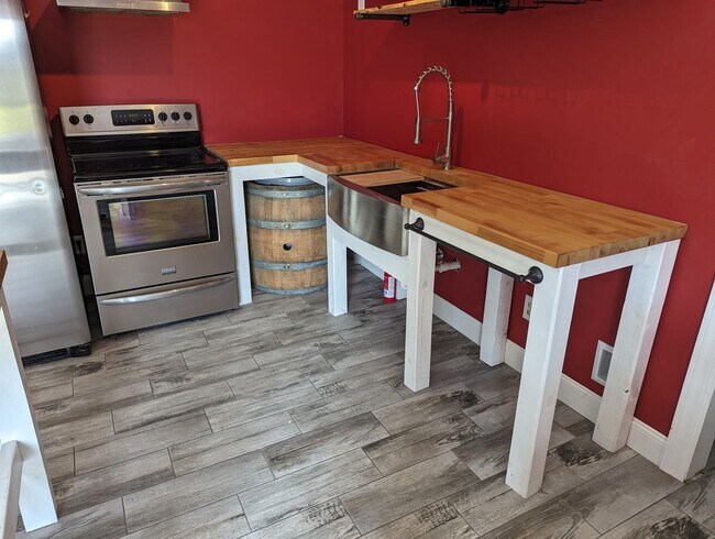 Foto del edificio - 1303 Back House