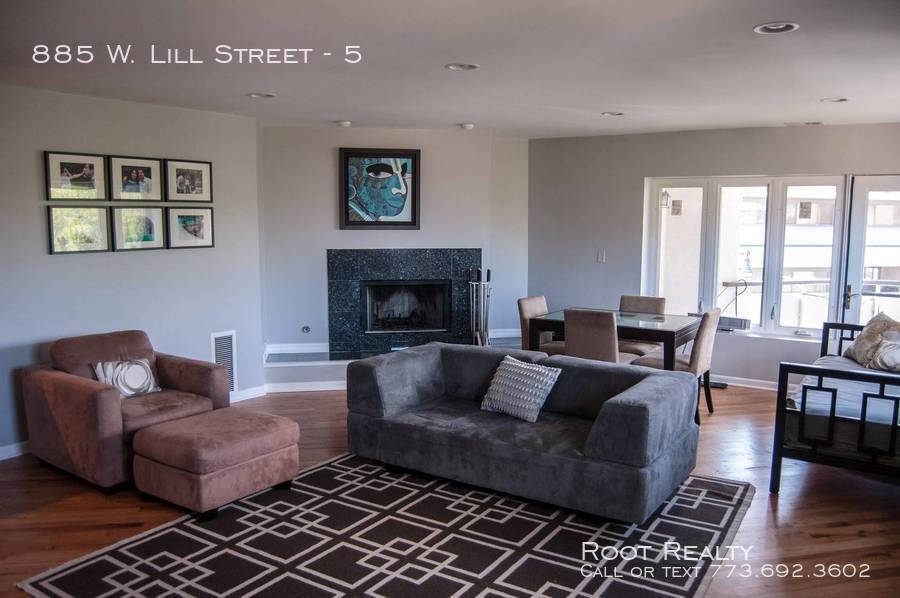 Primary Photo - 885 W Lill Ave