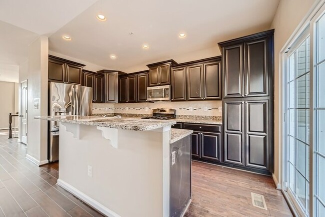 Foto del edificio - 1032 Pultney Lane, Glen Burnie, MD, 21060