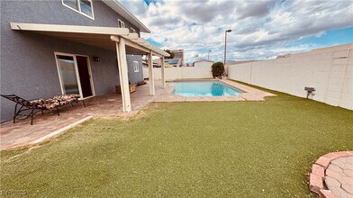 Building Photo - 201 Redstone St