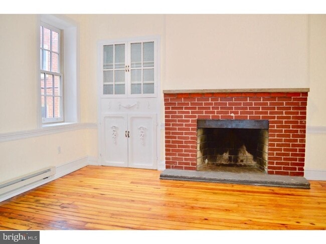 Building Photo - 510 S Front St