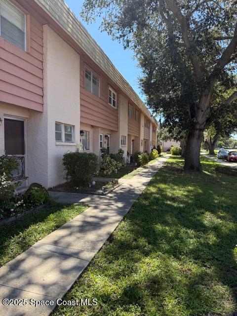 Foto del edificio - 2511 Country Club Dr