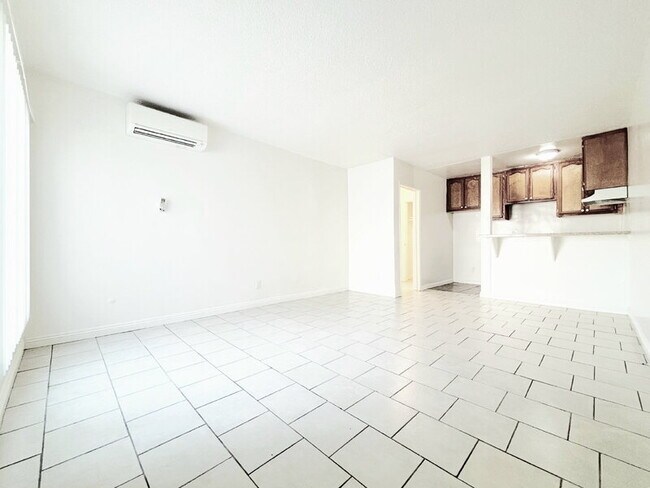 Foto del edificio - 10208 S Inglewood Ave