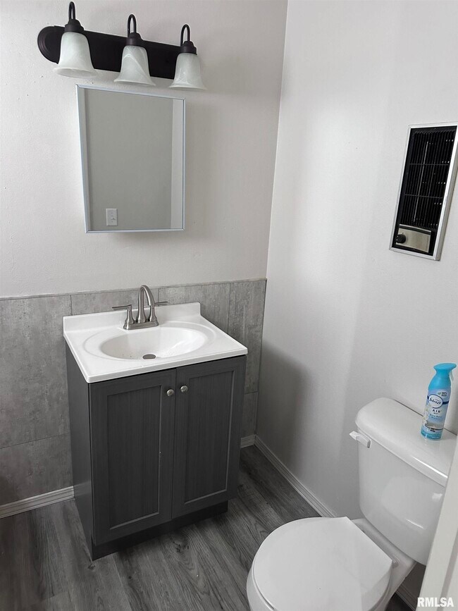 804 SW 9th St, Aledo, IL 61231 Room for Rent in Aledo, IL