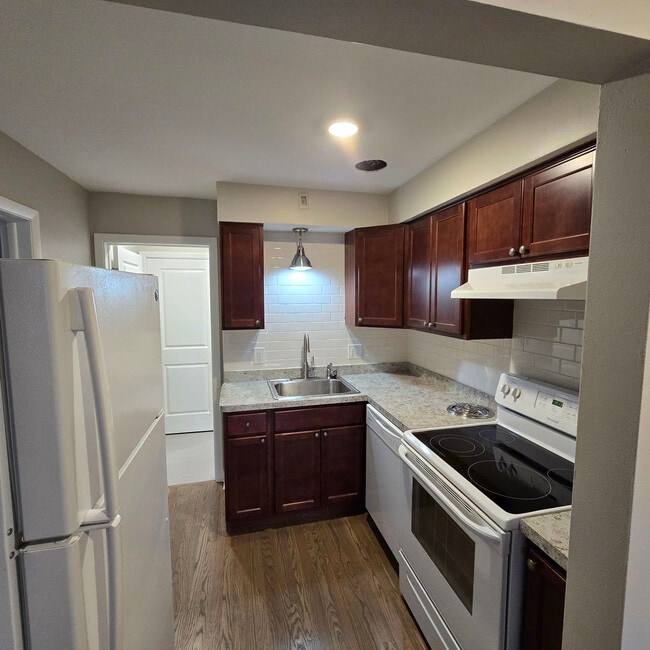 Foto del edificio - 1817 W Touhy Ave