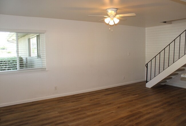 Foto del edificio - 233 Harding Blvd