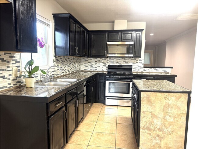 Foto del edificio - 8915 Canton Park Ln