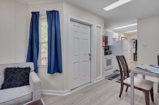 Foto del edificio - 4217 Neal Rd