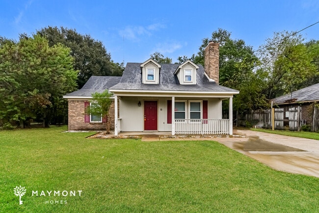 Building Photo - 5805 Hyde Park Dr