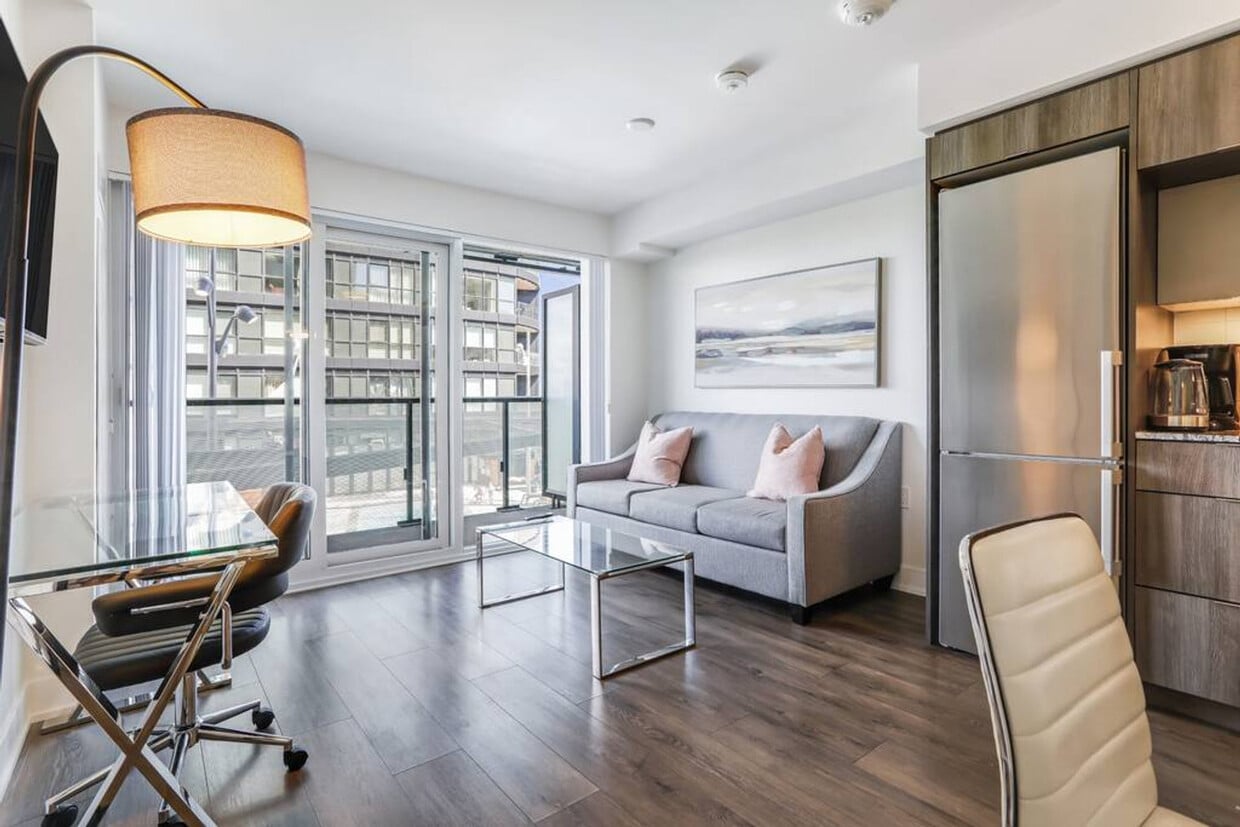 Primary Photo - 99 Howard St