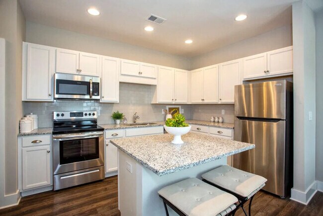 Building Photo - 2025 Weaver Way