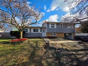 Building Photo - 1519 Parklane Dr