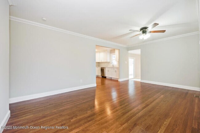 Building Photo - 621 Sumner Ave
