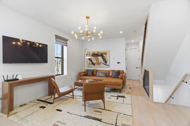 Foto del edificio - 81 Crescent Ave