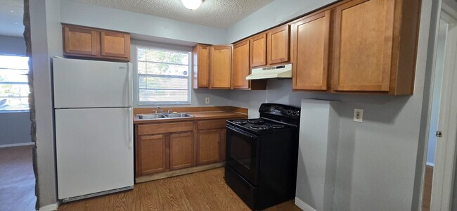 Building Photo - 3/1 Jordan Park available now