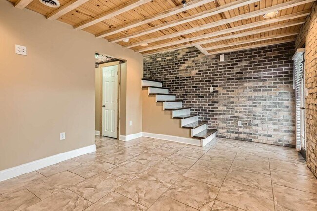 Building Photo - 109 Rondak Cir