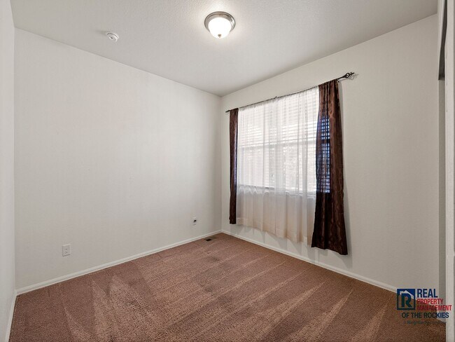 Foto del edificio - Beautiful Newer Home in Windsor – 3 Bed, 2...