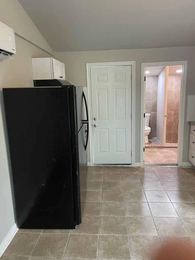 Building Photo - 6623 Myrtle St