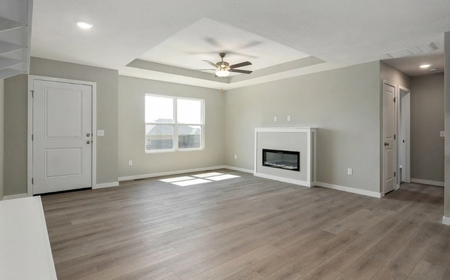 Building Photo - Like New 3 Bedroom Home - Hills of Olde Savannah