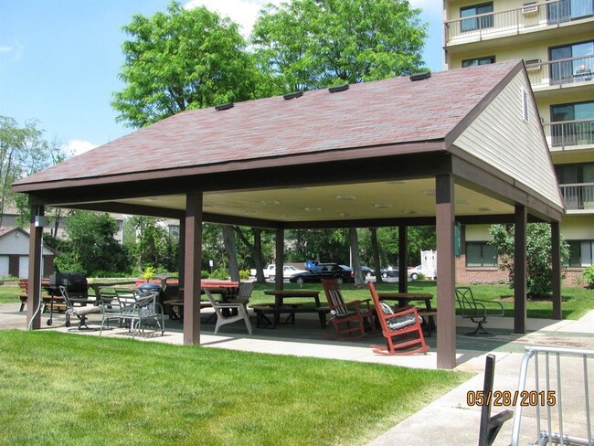 Foto del edificio - 7988 N Michigan Rd