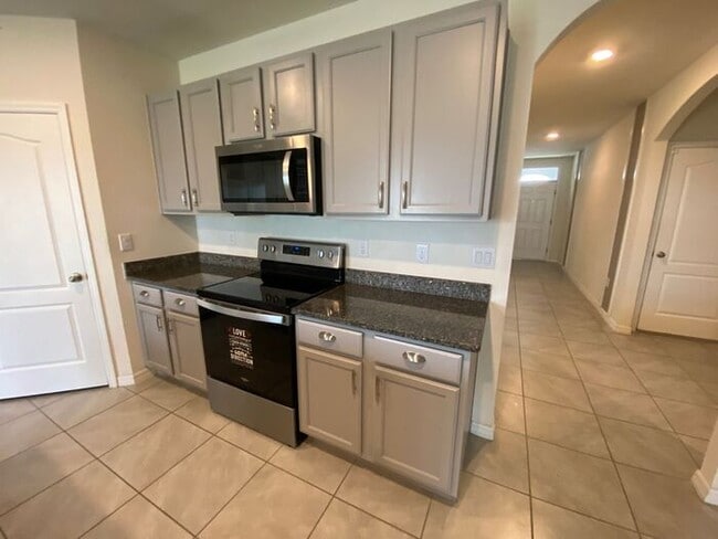 Building Photo - 4/2 Home in Haines City