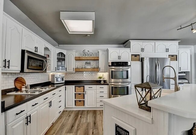 Photo - 561 Russell Rd Apartment